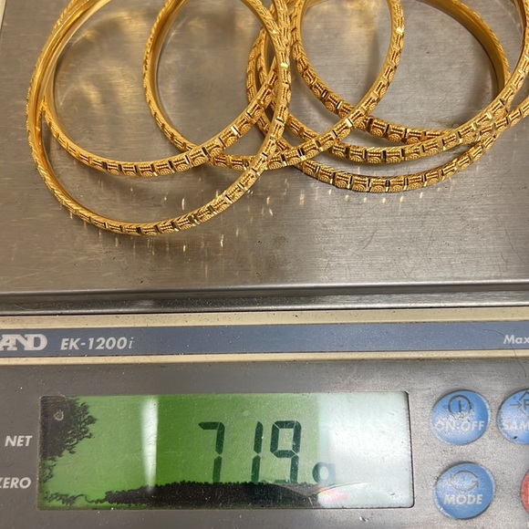 NEW 6 Bangle Bracelet 21K Gold - Picture 3 of 4